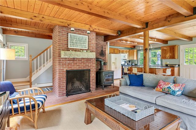 184 Field Stone Lane, Tiverton, RI 02878