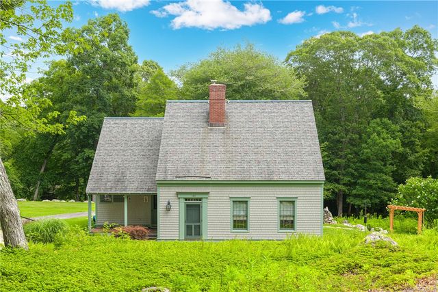 184 Field Stone Lane, Tiverton, RI 02878