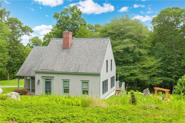 184 Field Stone Lane, Tiverton, RI 02878