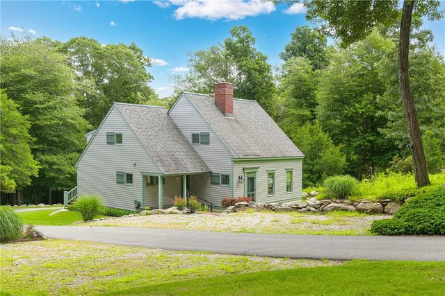 184 Field Stone Lane, Tiverton, RI 02878
