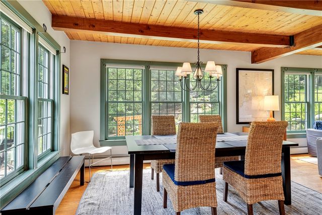 184 Field Stone Lane, Tiverton, RI 02878