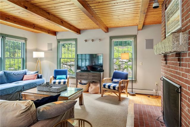 184 Field Stone Lane, Tiverton, RI 02878