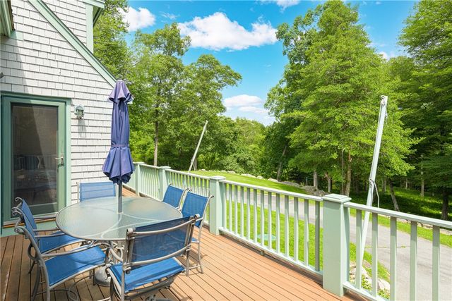 184 Field Stone Lane, Tiverton, RI 02878