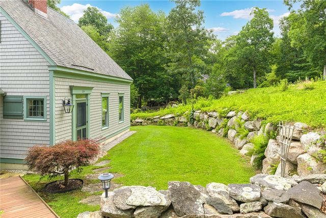 184 Field Stone Lane, Tiverton, RI 02878