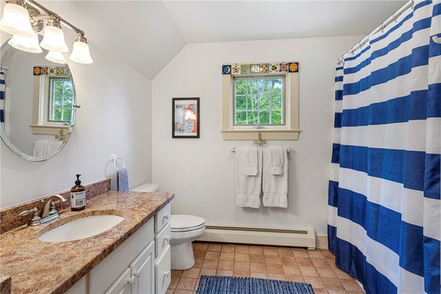 184 Field Stone Lane, Tiverton, RI 02878