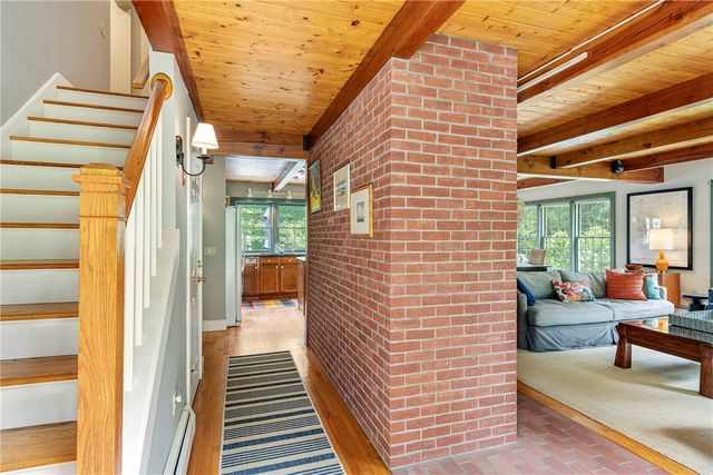 184 Field Stone Lane, Tiverton, RI 02878