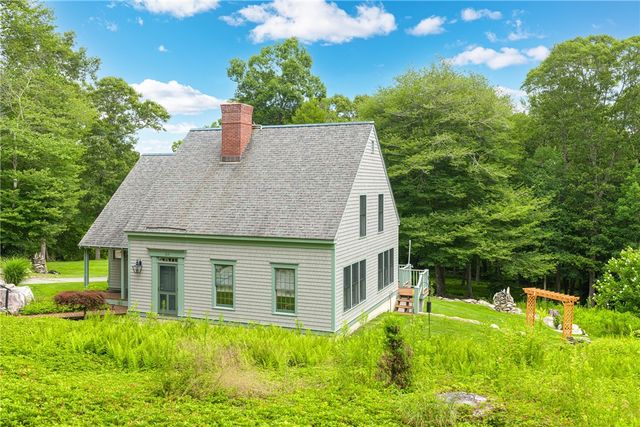 184 Field Stone Lane, Tiverton, RI 02878