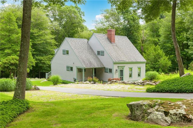 184 Field Stone Lane, Tiverton, RI 02878