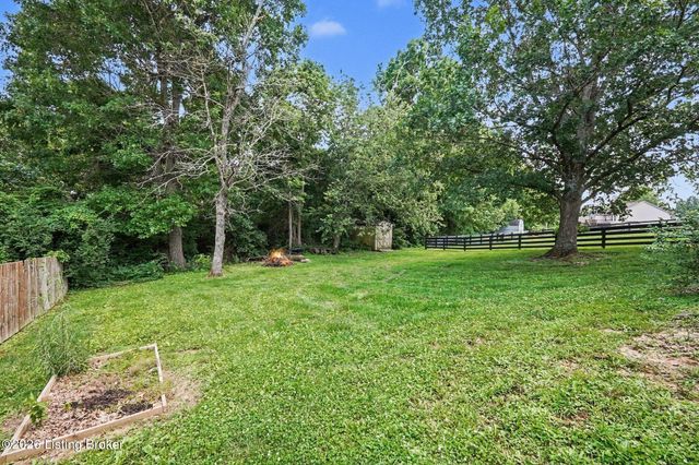 244 Sycamore Dr, Taylorsville, KY 40071