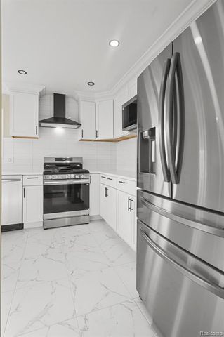 28409 Rockwood Street, Saint Clair Shores, MI 48081