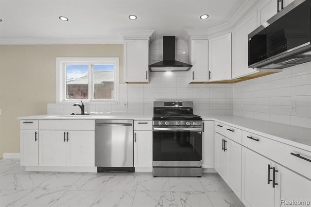 28409 Rockwood Street, Saint Clair Shores, MI 48081