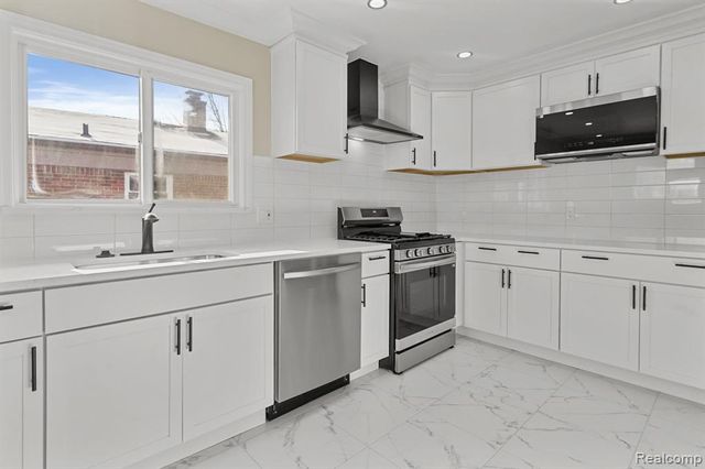 28409 Rockwood Street, Saint Clair Shores, MI 48081