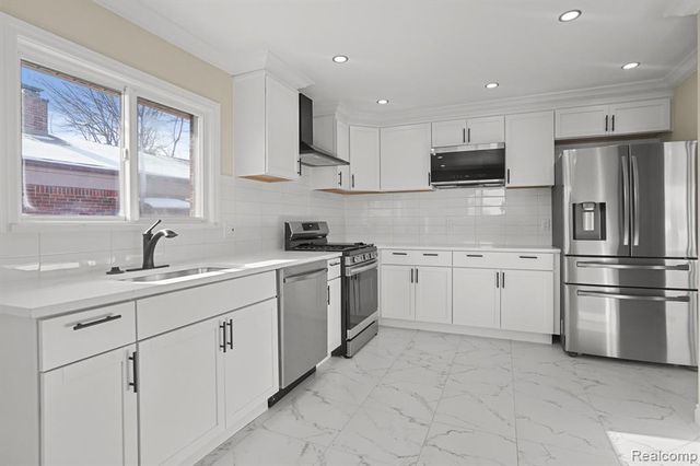 28409 Rockwood Street, Saint Clair Shores, MI 48081