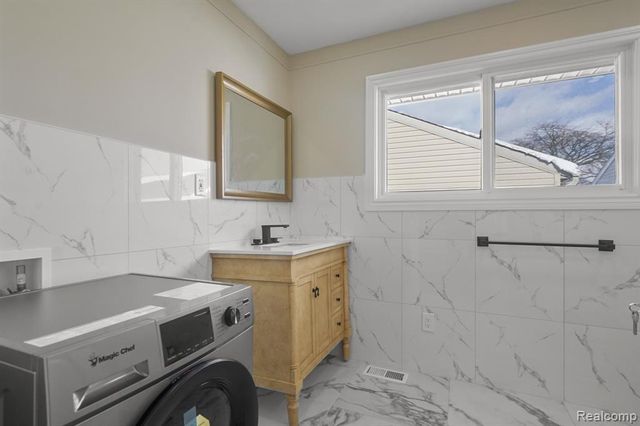 28409 Rockwood Street, Saint Clair Shores, MI 48081