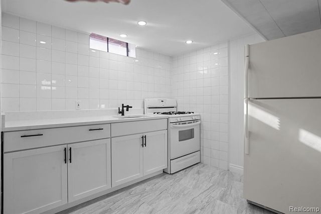 28409 Rockwood Street, Saint Clair Shores, MI 48081