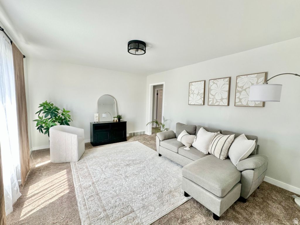 358 W 4575 S, Washington Terrace, UT 84405