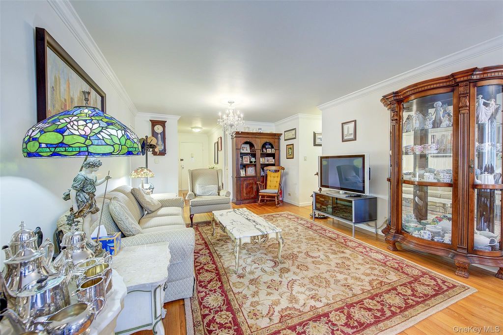 102-30 66th Road 5F, Forest Hills, NY 11375 — photo 4