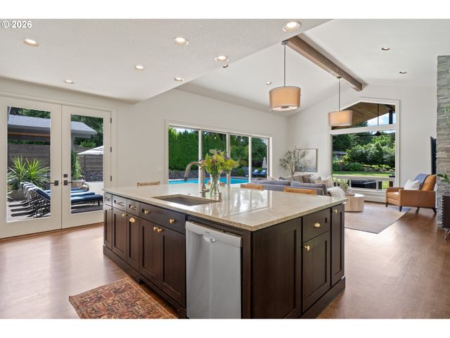 11657 Sw 19TH Ave, Portland, OR 97219