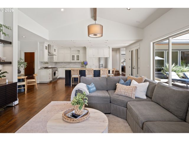 11657 Sw 19TH Ave, Portland, OR 97219