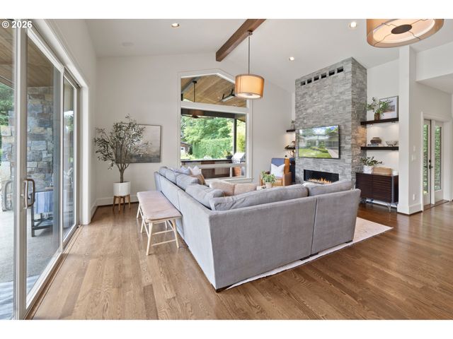 11657 Sw 19TH Ave, Portland, OR 97219