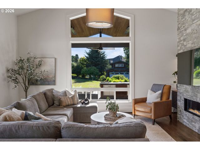 11657 Sw 19TH Ave, Portland, OR 97219