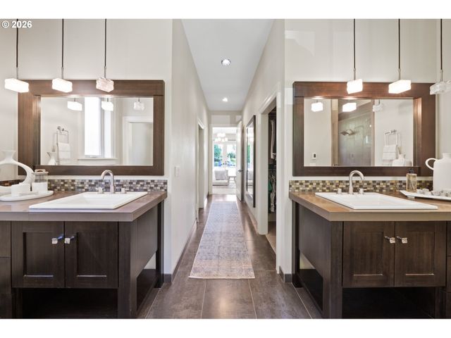 11657 Sw 19TH Ave, Portland, OR 97219