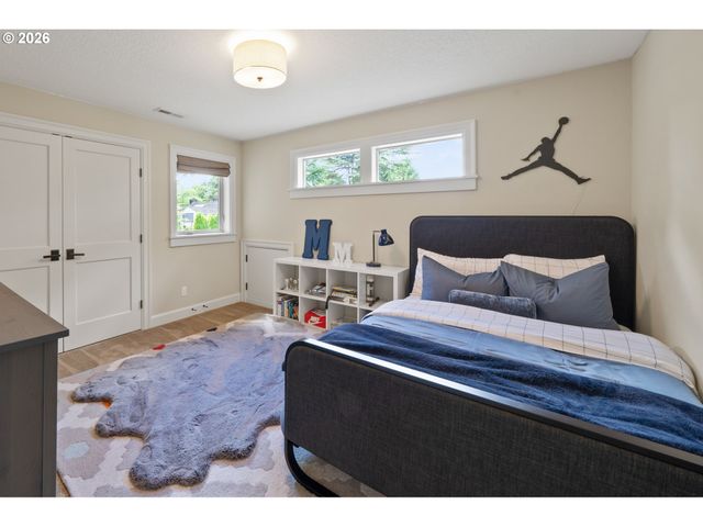 11657 Sw 19TH Ave, Portland, OR 97219