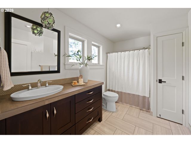 11657 Sw 19TH Ave, Portland, OR 97219