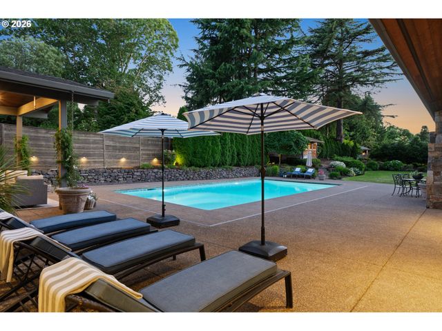 11657 Sw 19TH Ave, Portland, OR 97219