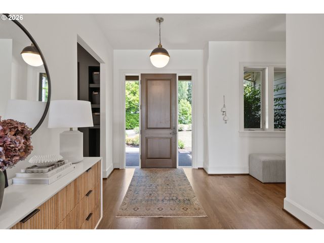 11657 Sw 19TH Ave, Portland, OR 97219