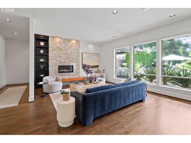 11657 Sw 19TH Ave, Portland, OR 97219