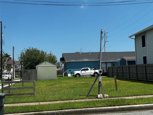 714 Mike Gaido Boulevard, Galveston, TX 77550