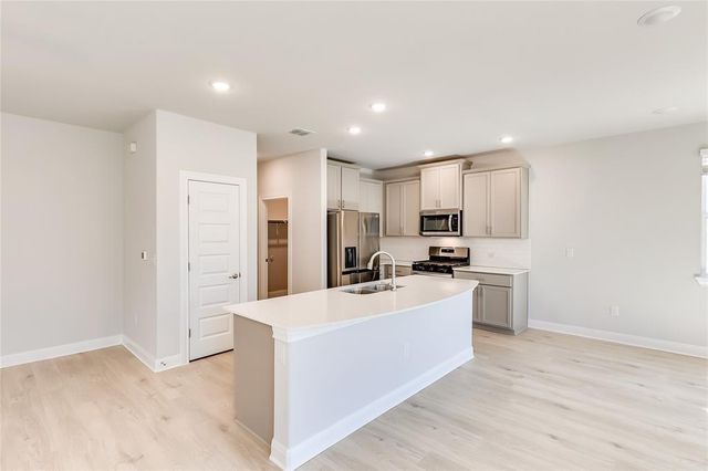 1005 Legend Milton Ln, Austin, TX 78748