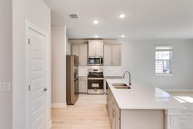 1005 Legend Milton Ln, Austin, TX 78748