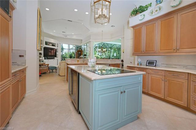 710 Shadow Lake LN, Naples, FL 34108