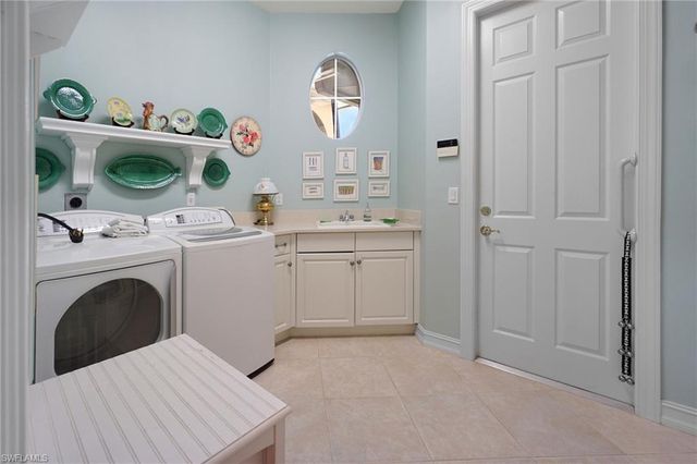 710 Shadow Lake LN, Naples, FL 34108