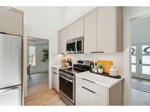 16428 Ne SAN RAFAEL Dr, Portland, OR 97230