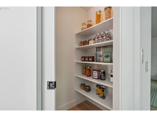 16428 Ne SAN RAFAEL Dr, Portland, OR 97230