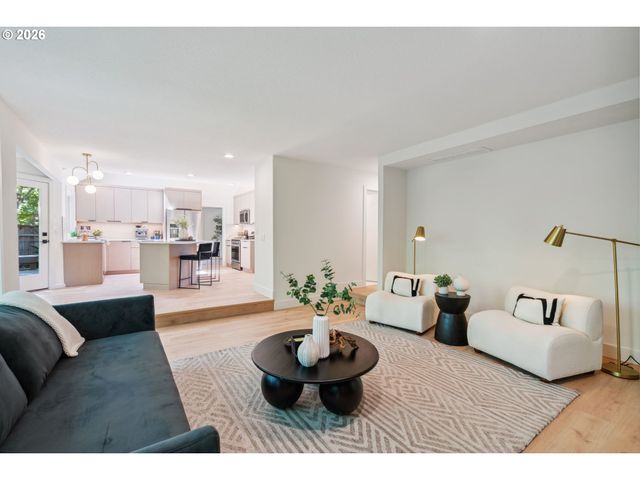 16428 Ne SAN RAFAEL Dr, Portland, OR 97230