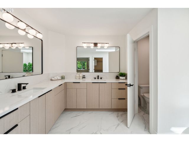 16428 Ne SAN RAFAEL Dr, Portland, OR 97230