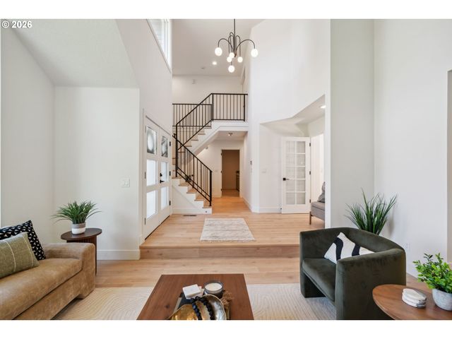 16428 Ne SAN RAFAEL Dr, Portland, OR 97230
