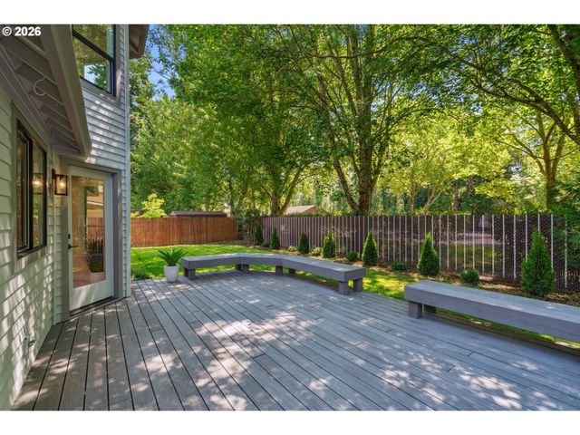 16428 Ne SAN RAFAEL Dr, Portland, OR 97230