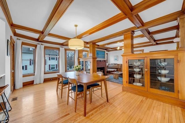 41 Commonwealth Ave, Haverhill, MA 01830