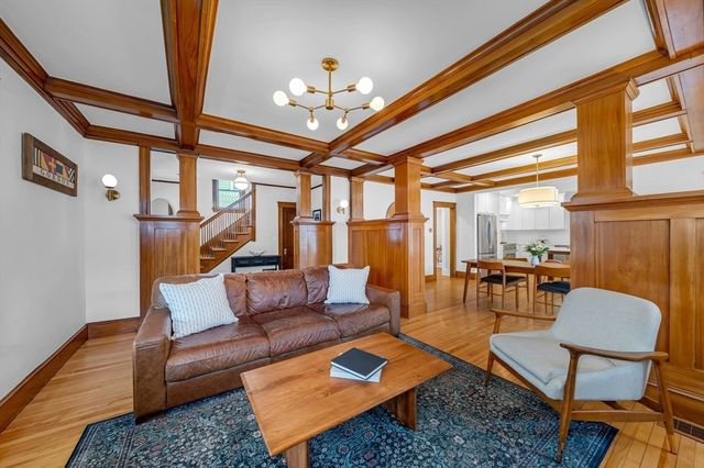 41 Commonwealth Ave, Haverhill, MA 01830