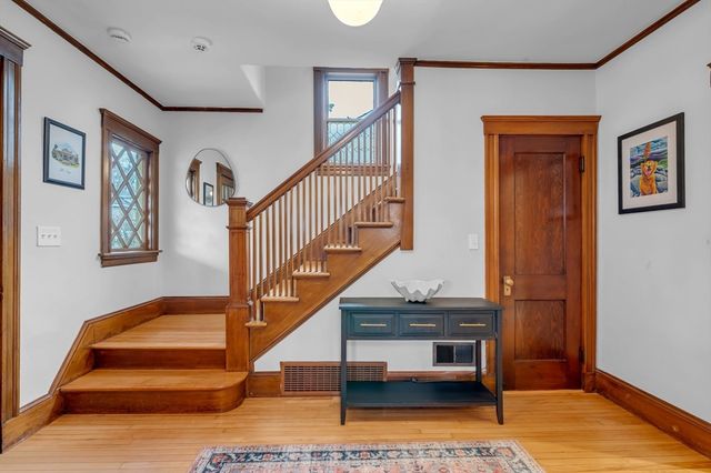 41 Commonwealth Ave, Haverhill, MA 01830