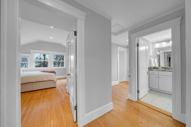 41 Commonwealth Ave, Haverhill, MA 01830