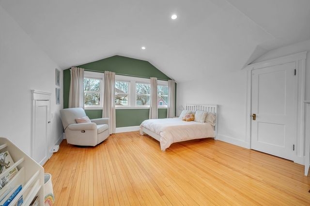 41 Commonwealth Ave, Haverhill, MA 01830