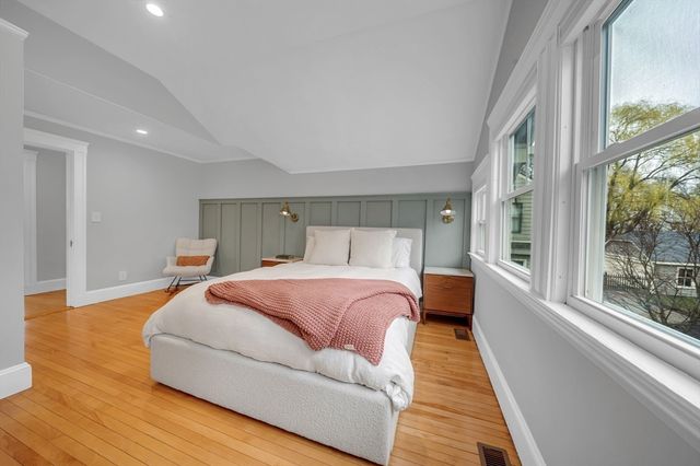 41 Commonwealth Ave, Haverhill, MA 01830