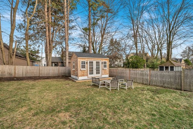 41 Commonwealth Ave, Haverhill, MA 01830