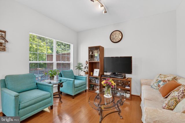 6646 PATENT PARISH LN, Alexandria, VA 22315